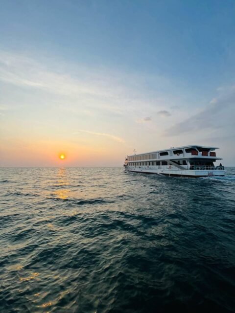 Classic Paradise Exclusive (Sunset Cruise)